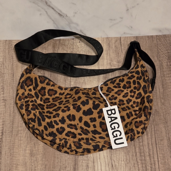 Leopard Print Baggu Crescent Bag Medium NWT - Picture 2 of 5
